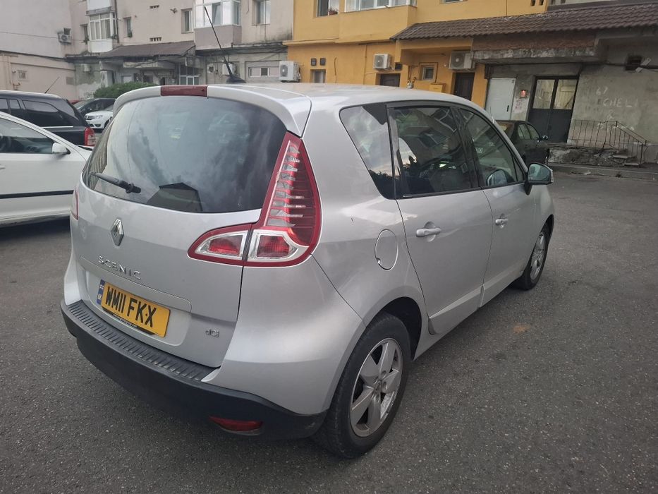 Vând renault scenic2011 volan dreapta anglia