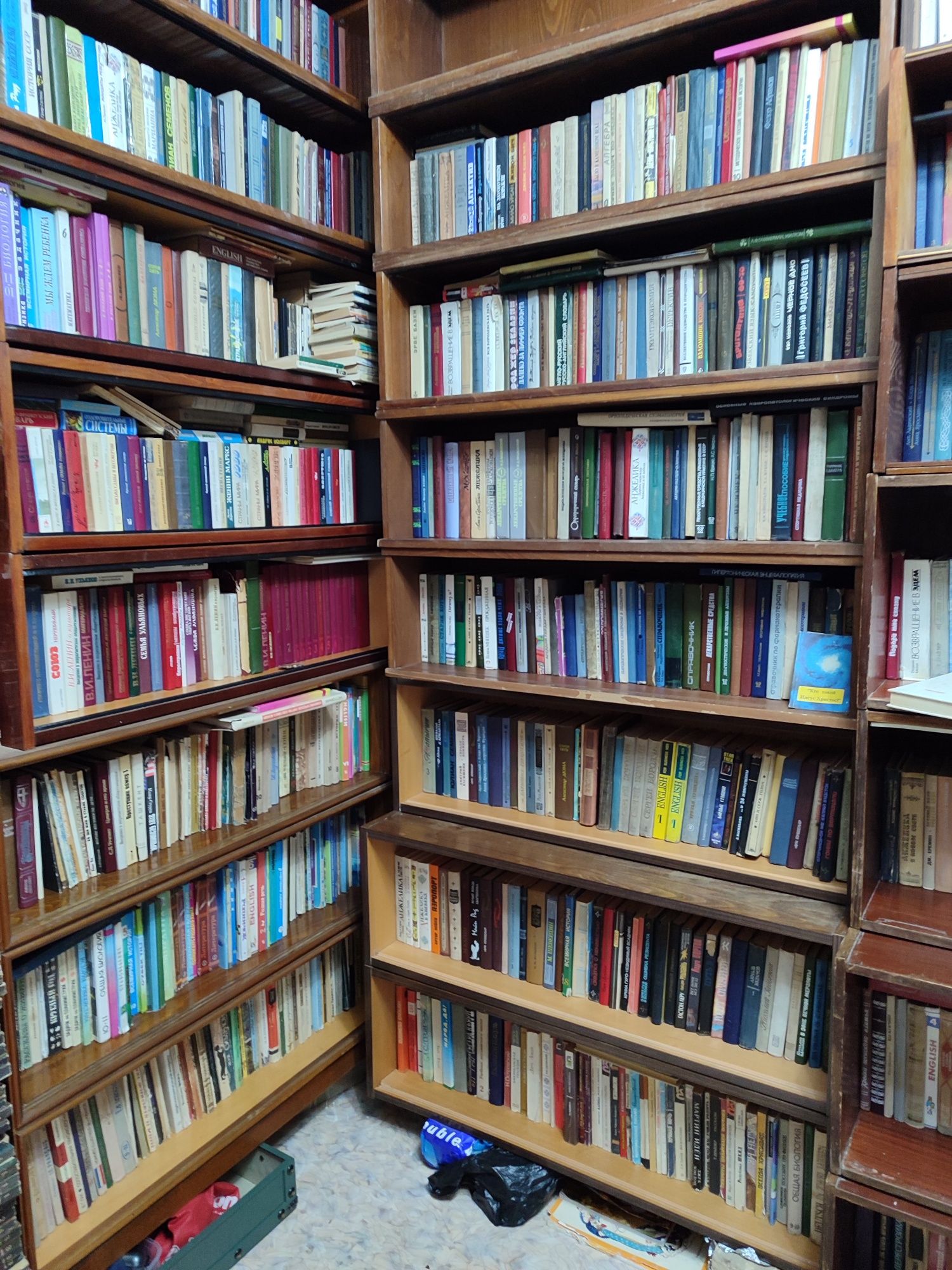 Книги больше 1000 штук.