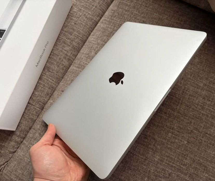 MacBook Pro 2020 Ideal. Full box