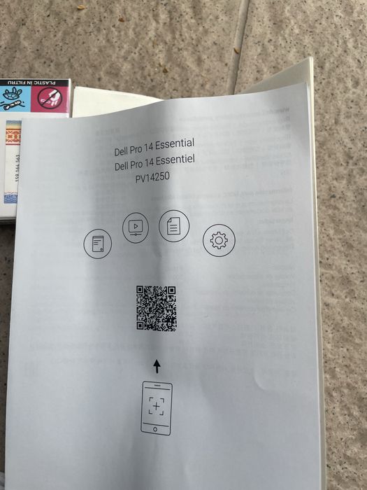 Leptop dell pro 14 essential PV14250