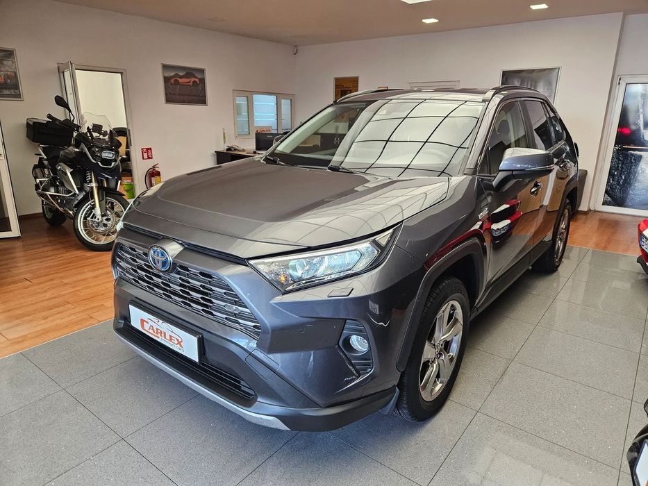 Toyota RAV4 218 CP / TVA / Garantie / Team Deutschland / LED