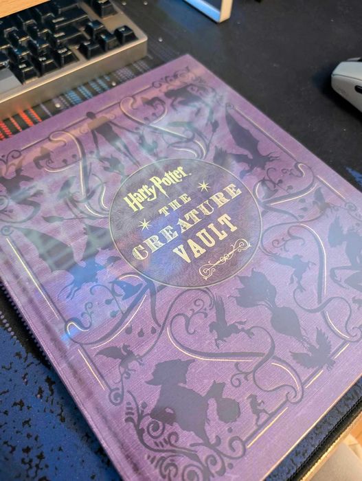 Книга Harry Potter : The Creature Vault