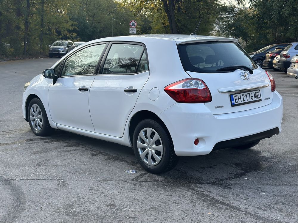 Toyota Auris 1.33 бензин 99кс 6скорости Фейслифт