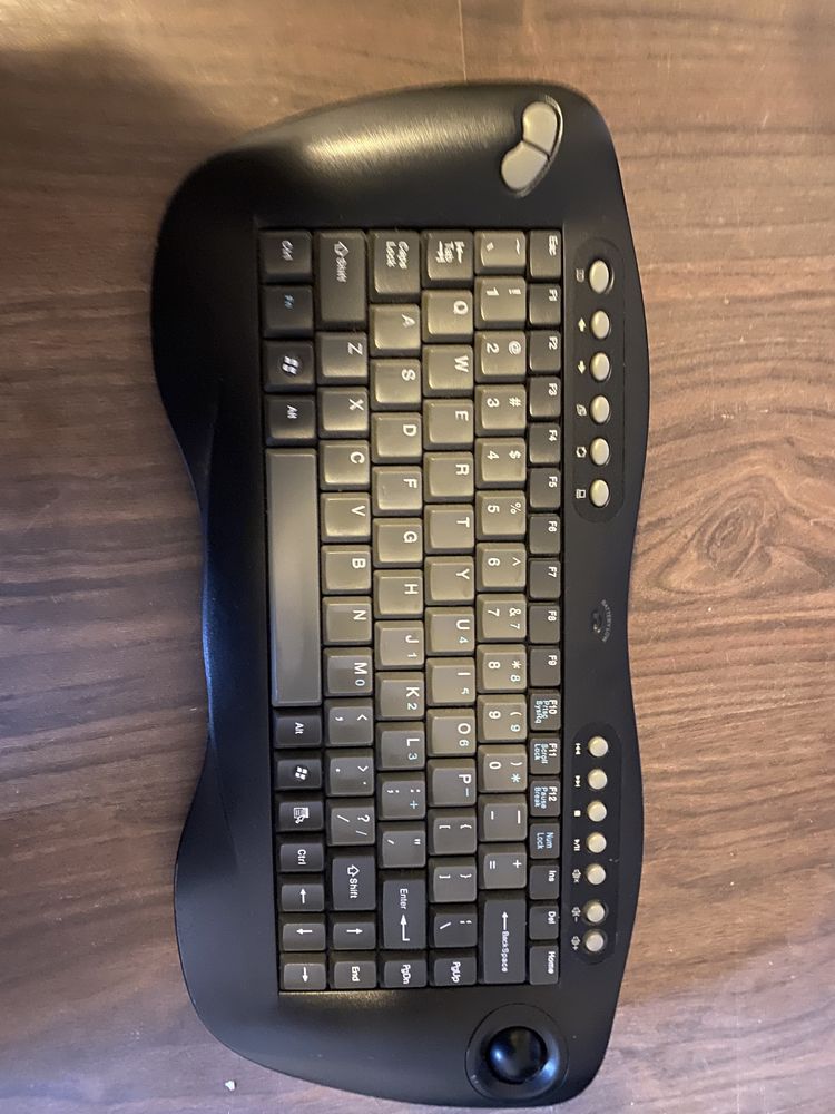 Tastatura wireless cu mouse incorporat htpc