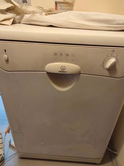 Посудомоечная машина INDESIT