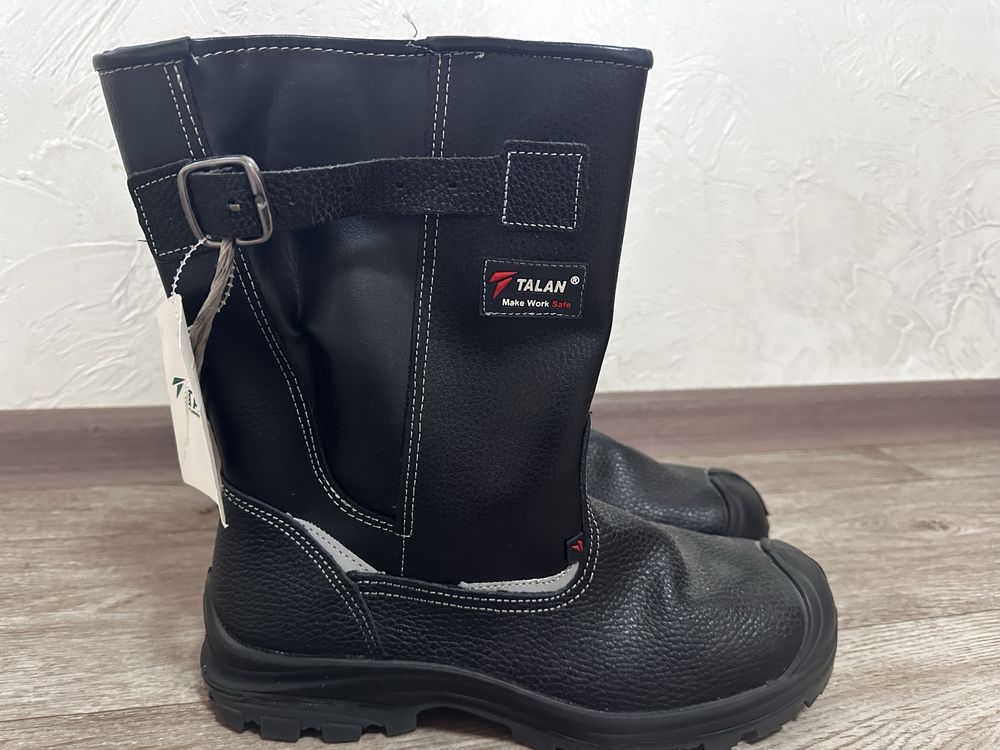 Продам сапоги и ботинки