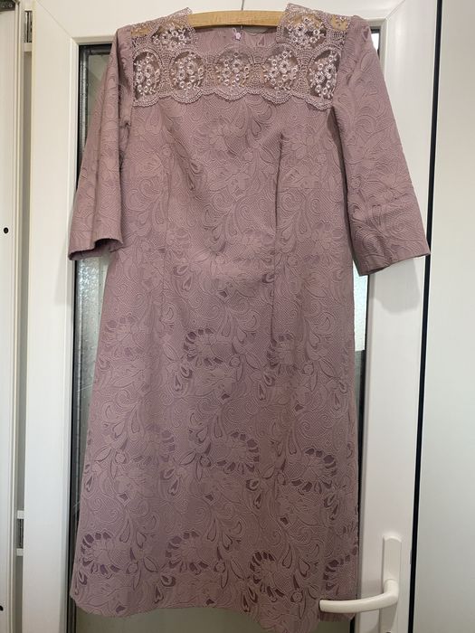 Rochie atat de zi, cat si de seara