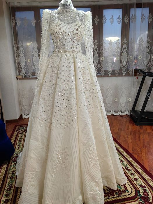 Продам свадебное или сдам в прокат размер 42-44 новое