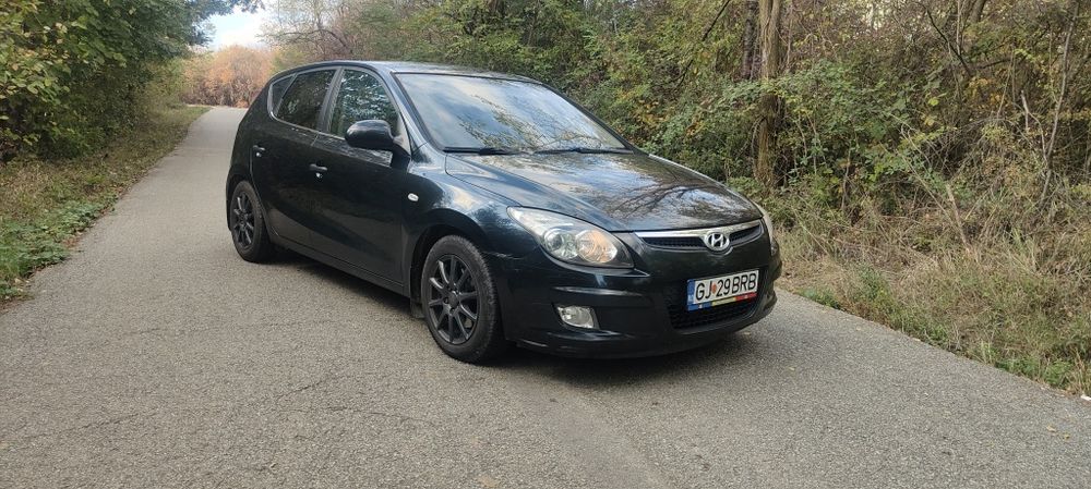 Vând Hyundai i30 2010