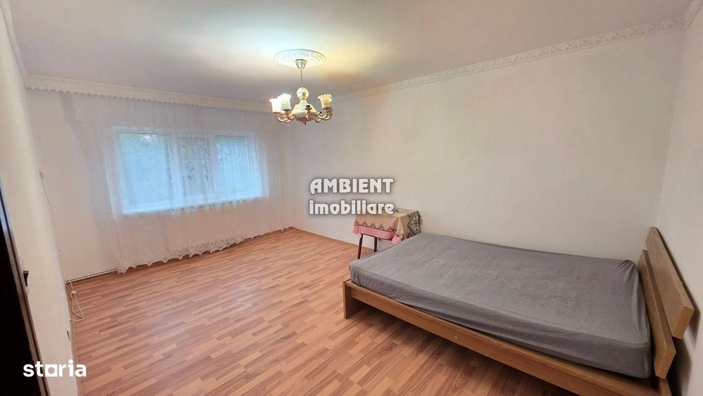 Apartament 3 camere, etaj 3, VASLUI - zona CARTIER;