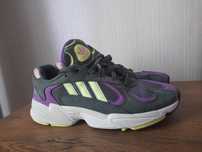 Adidas YUNG маратонки 43 номер.
