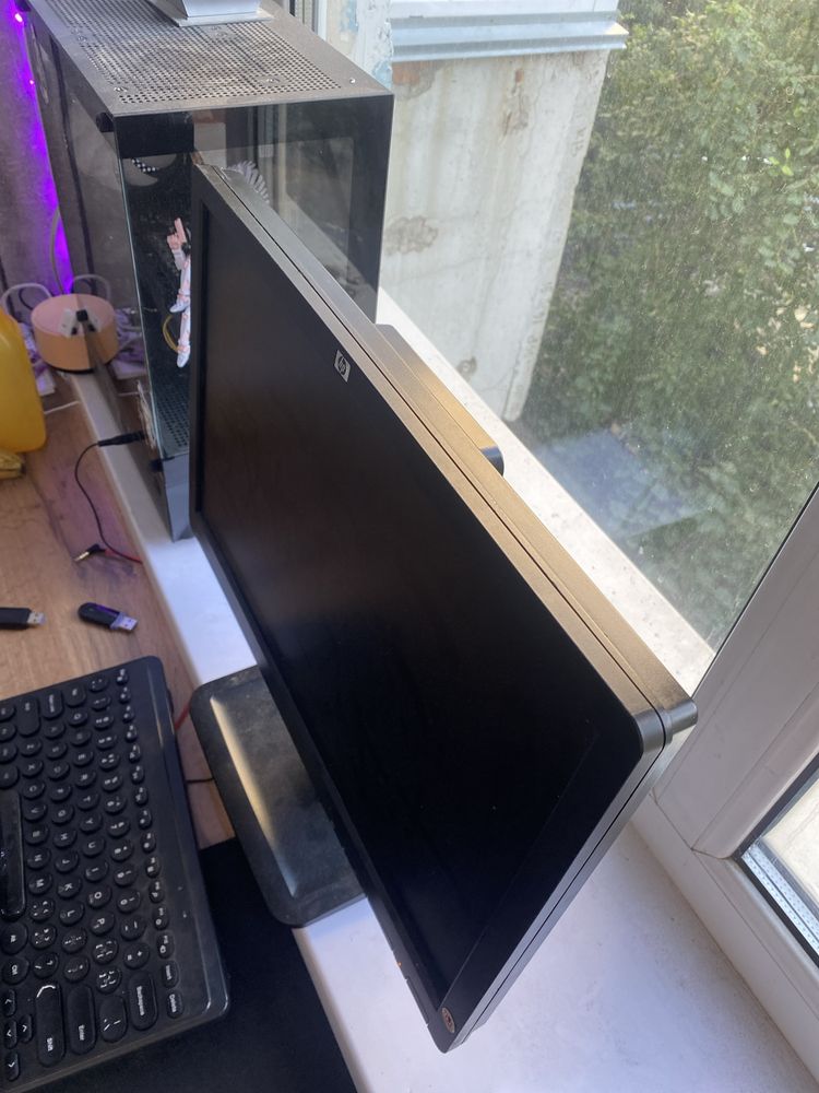 монитор HP ips..