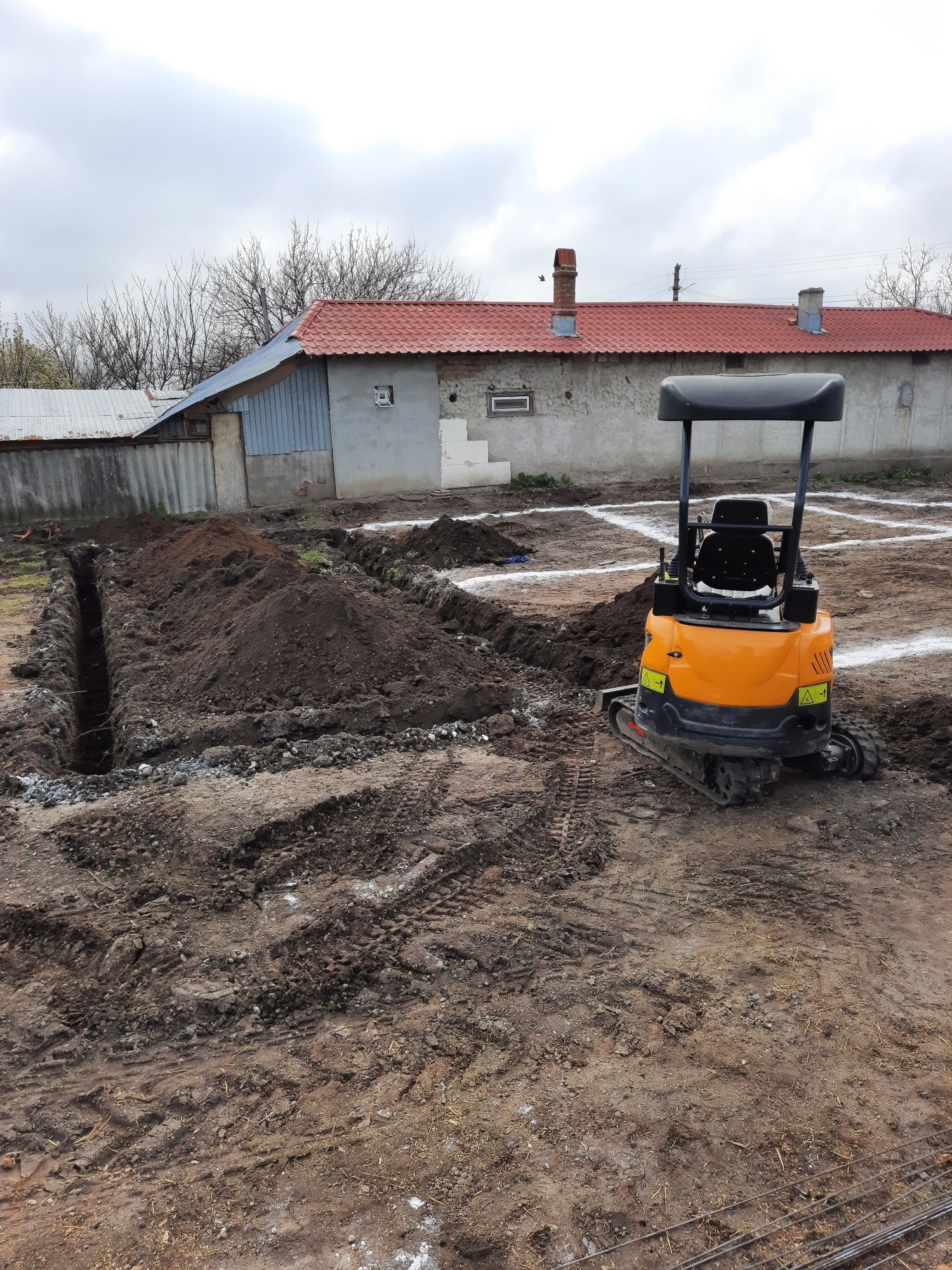 Nisip,balast,sort.uri si miniexcavator de inchiriat