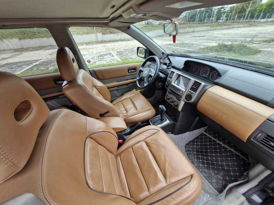 Nissan X-trail 2.5 бензин