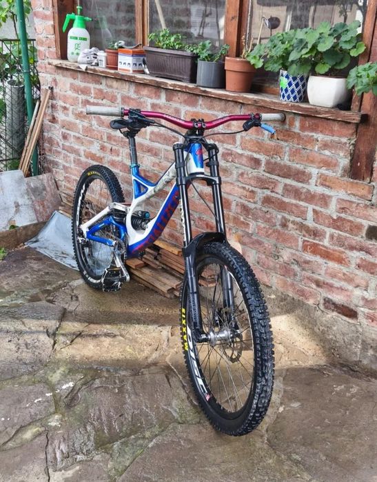 Specialized demo 8