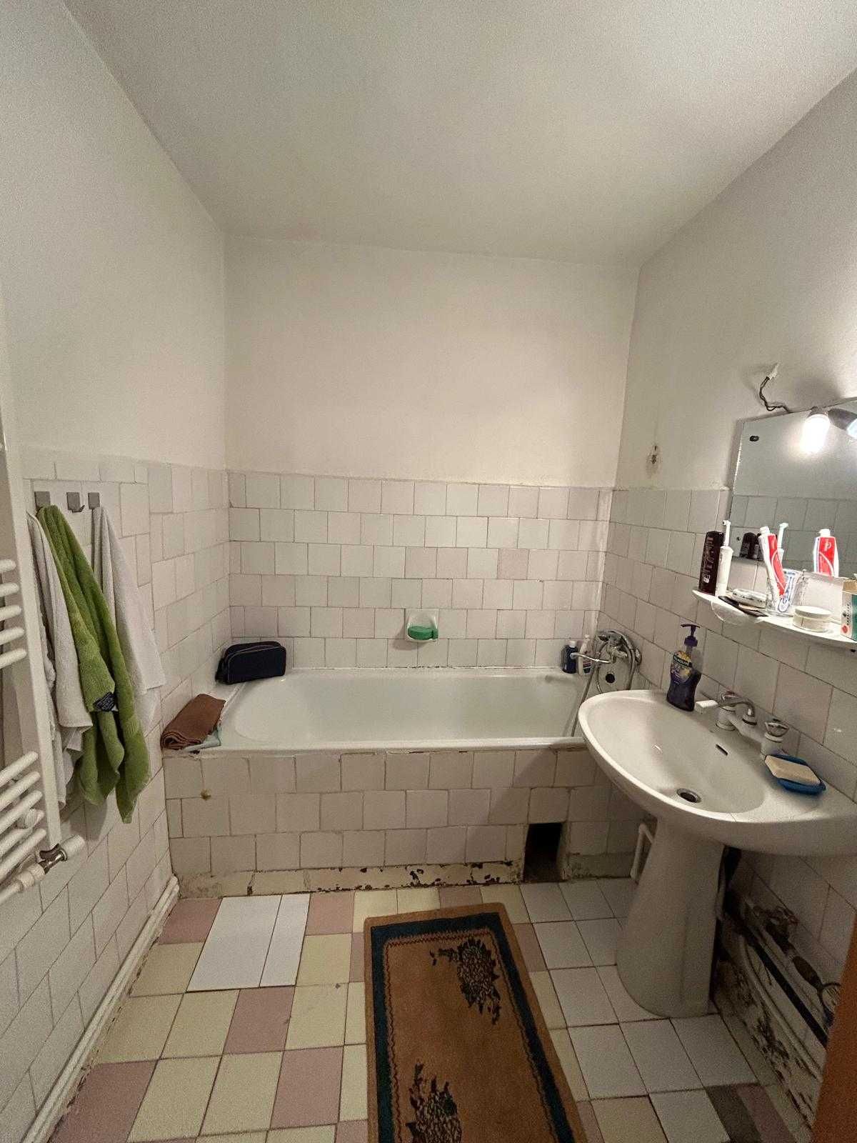 Proprietar - Apartament cu 3 camere, 94 mp, zona PRIMARIE; PRET FIX