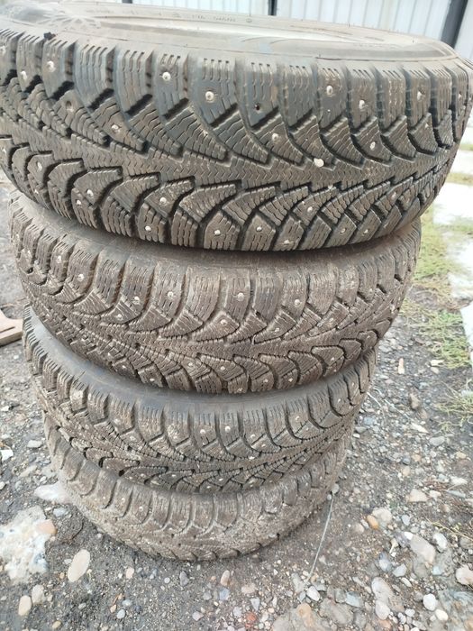 Продам шины зимние на дисках r13