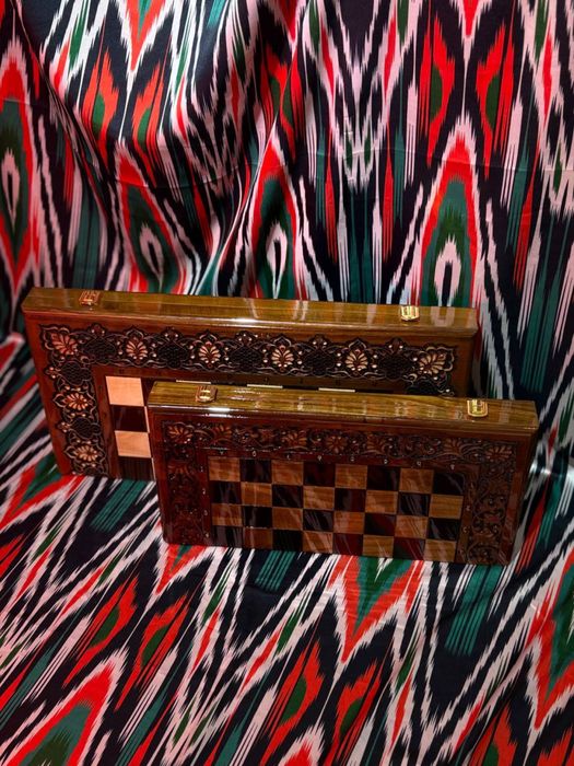 Шахматы резные ручная работа национальный сувенир