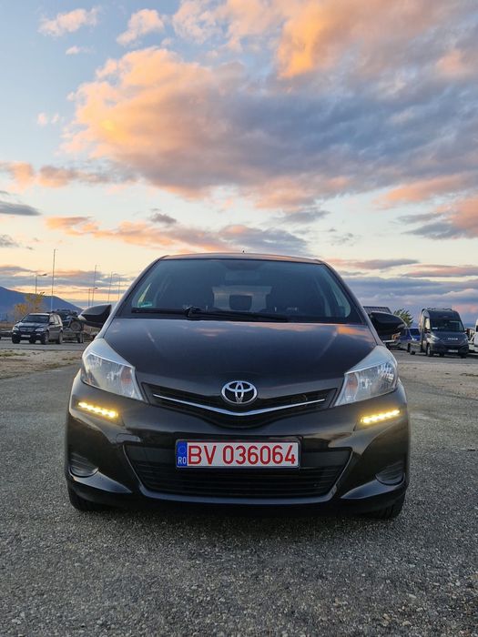 Toyota Yaris .Benzina 1.0.Navigatie,Camera marșarier,Euro 5.Km 128.000