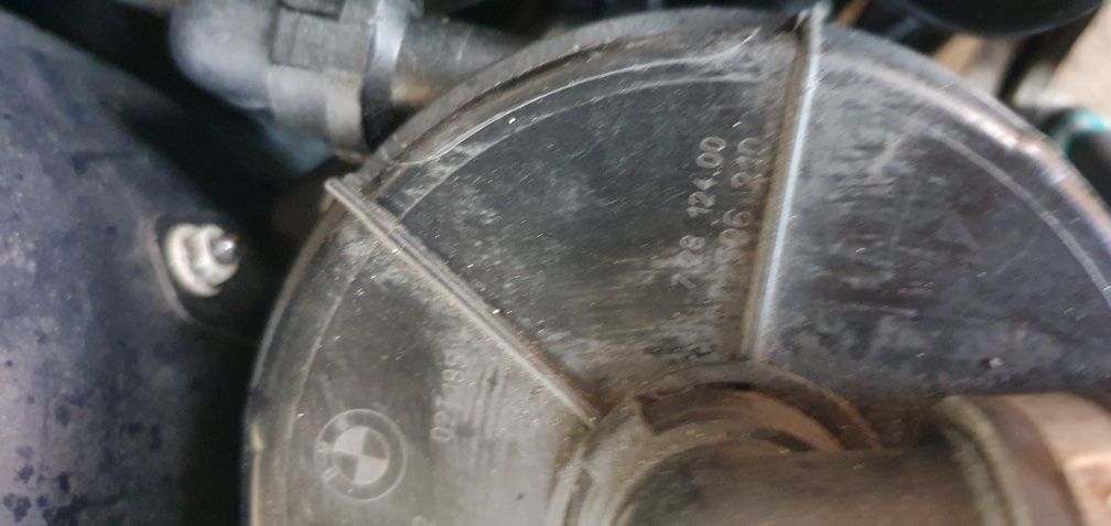 Pompa aer secundara bmw e46 318i vvt