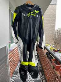 Продавам цял костюм за мотор (екип за писта) Alpinestars Challenger V2