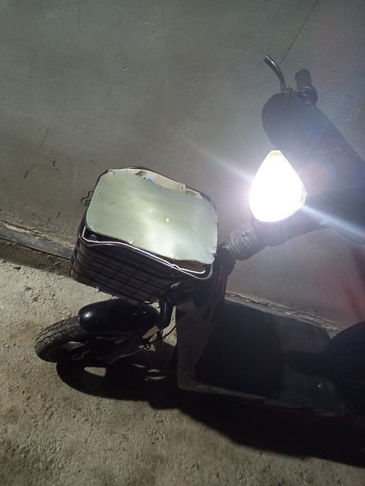 Skuter sotiladi.Yili yengi xali xic qanca minilmagan.Zaruriyatan soti