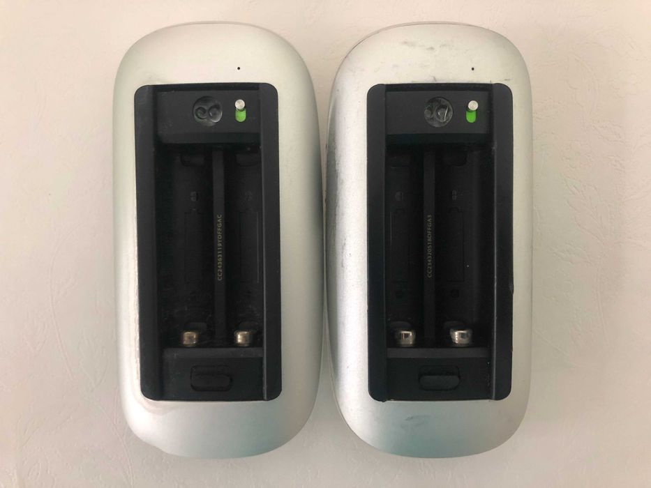 Apple Magic Wireless Mouse MB829B/A A1296, 2 bucati la pret de 1