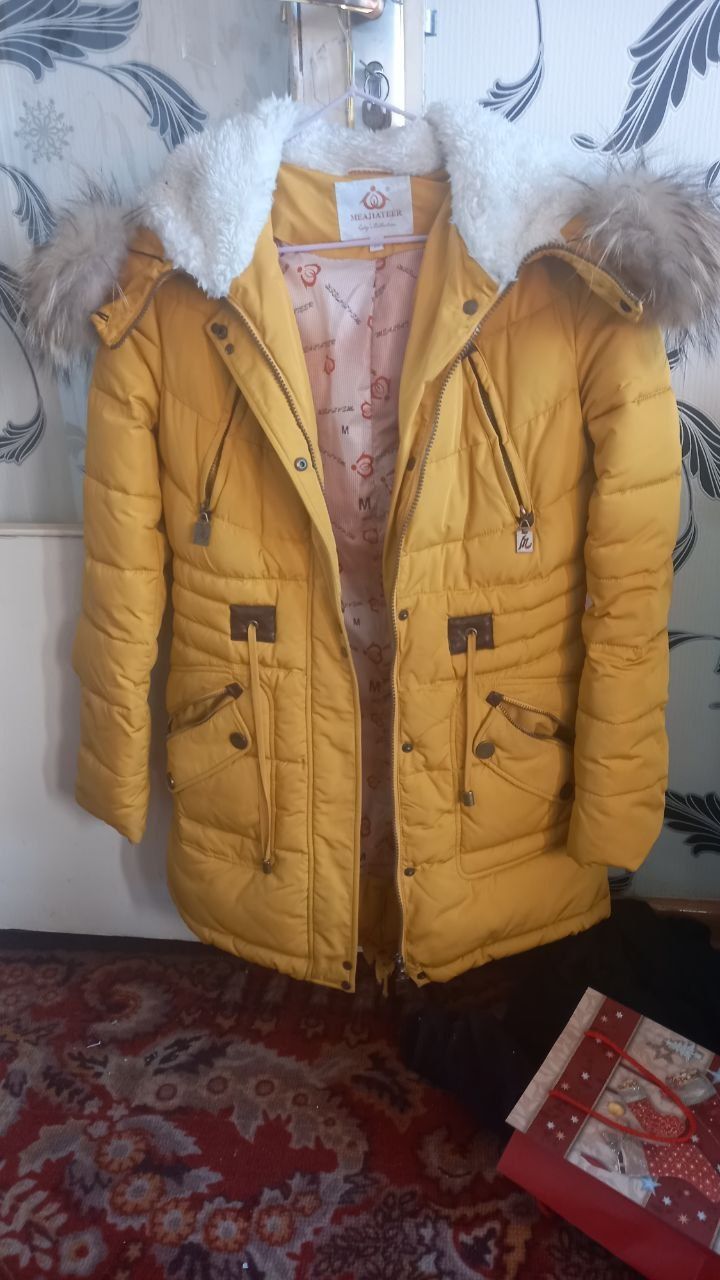 Куртки зимние женские размеры 36-38(М)