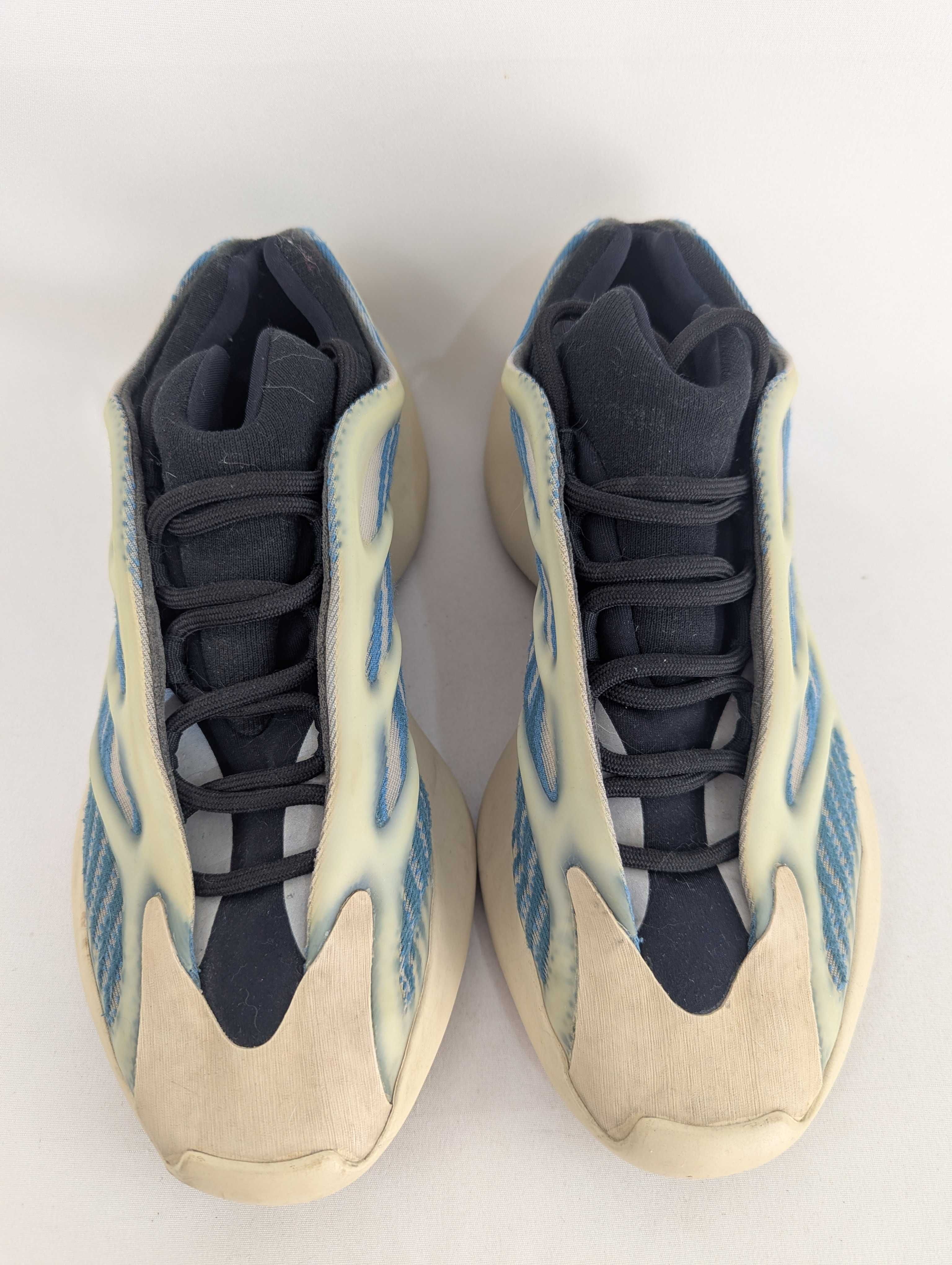 Adidas Yeezy Boost 700 V3