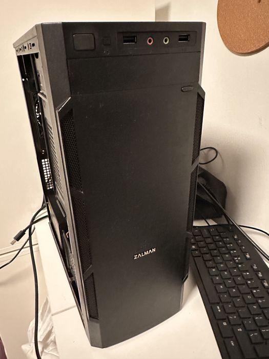 Vand unitate i5 3350P 8gb 240 SSD GT640