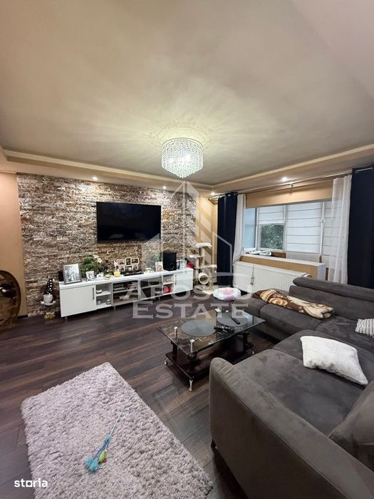 Apartament , centrala proprie , renovat , Zona Lunei