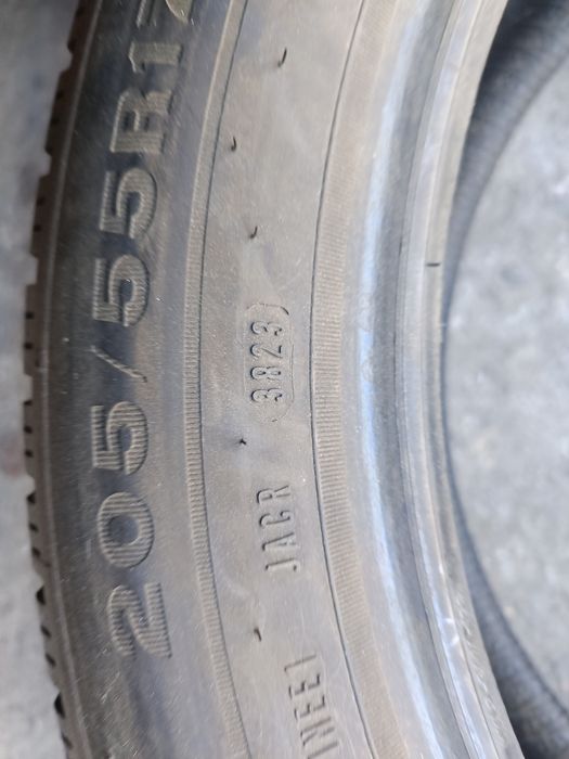 Зимни гуми -2023г.-17цола-205/55-1бр.-60лв."DUNLOP"