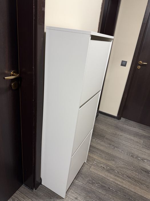 Шкаф за обувки бял цвят