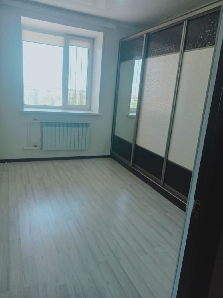 Продам 2-х комн кв в мкр Болашак.на 4 этаже 10 эт дома