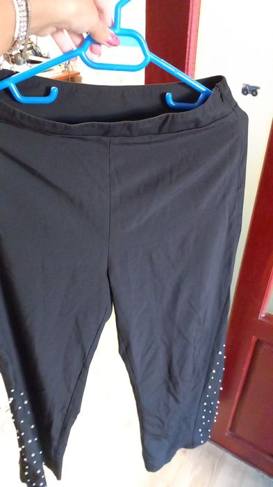 Vând pantaloni eleganti evazați cu perle S