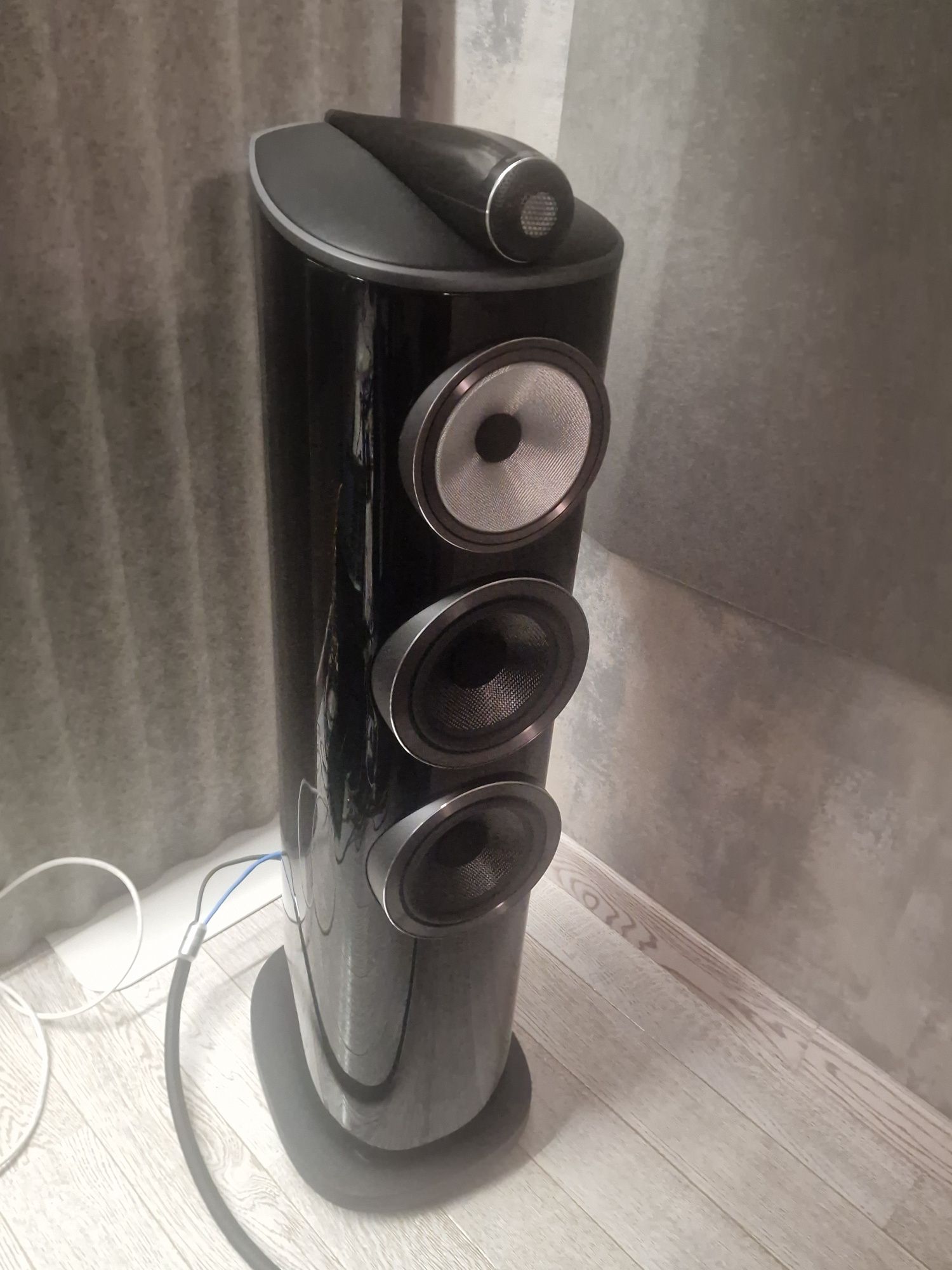 Колони  Bowers&Wilkins 804 D4