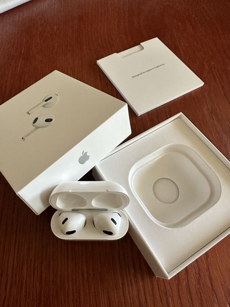 Слушалки Apple AirPods 3rd generation Magsafe charging case