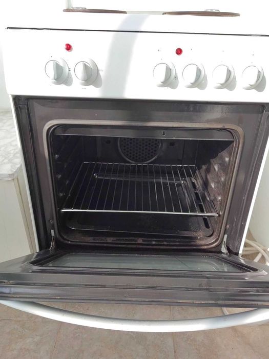 Готварска печка с електрически котлони