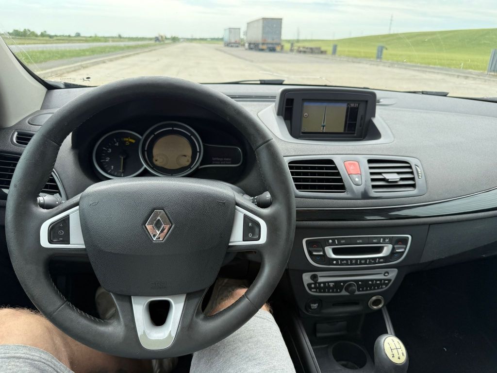 Dezmembrez Renault Megane 3 1.5 dCi 2011 – Motor K9K834, cutie JR5, na