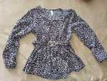 Bluza animal print , purtată o singură dată