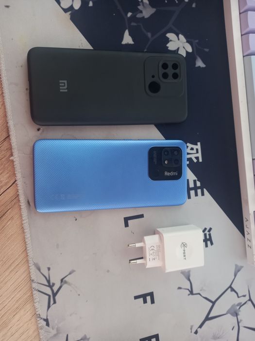 Redmi 10c бу фулл ворк только трещина на блоке камер экран 2 раза меня