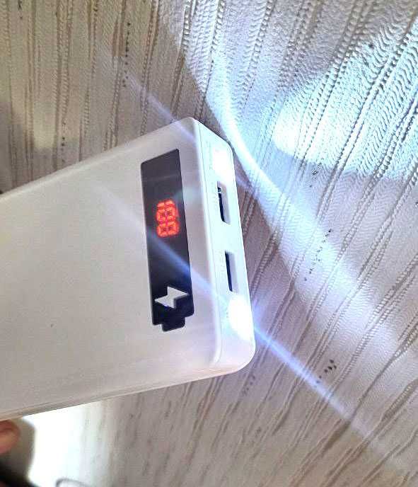 Повербанк Power Bank  20 000 mAh с фонариком