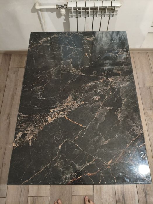 Продается кухонный стол в идеальном стоянии