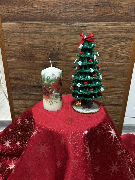 Коледни свещи и елхички