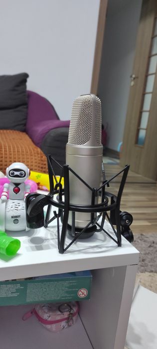 Microfon studio Rode Nt2a nou