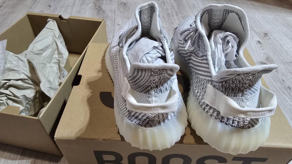 Yeezy Boost 350 v2 - НОВИ