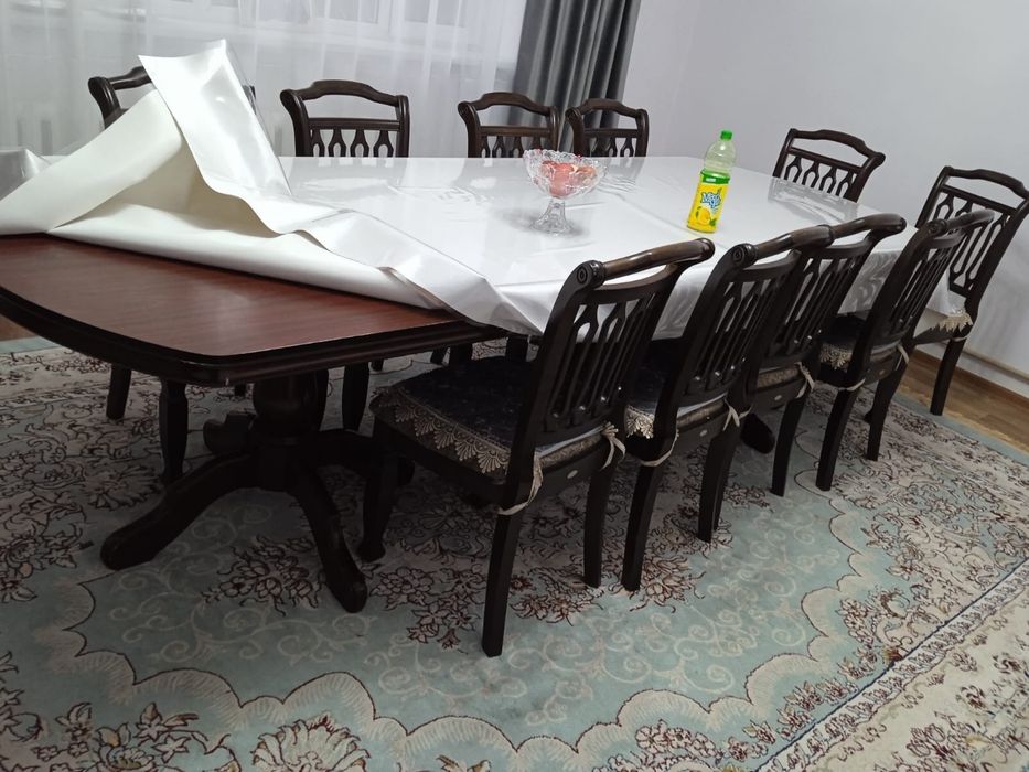 Продам стол с стульями