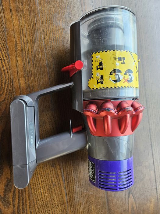 Aspirator Dyson v10