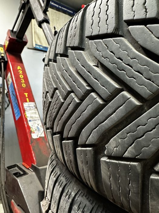 продавам 2бр зимни гуми 205/55/16 Michelin Alpin 6 перфектни
