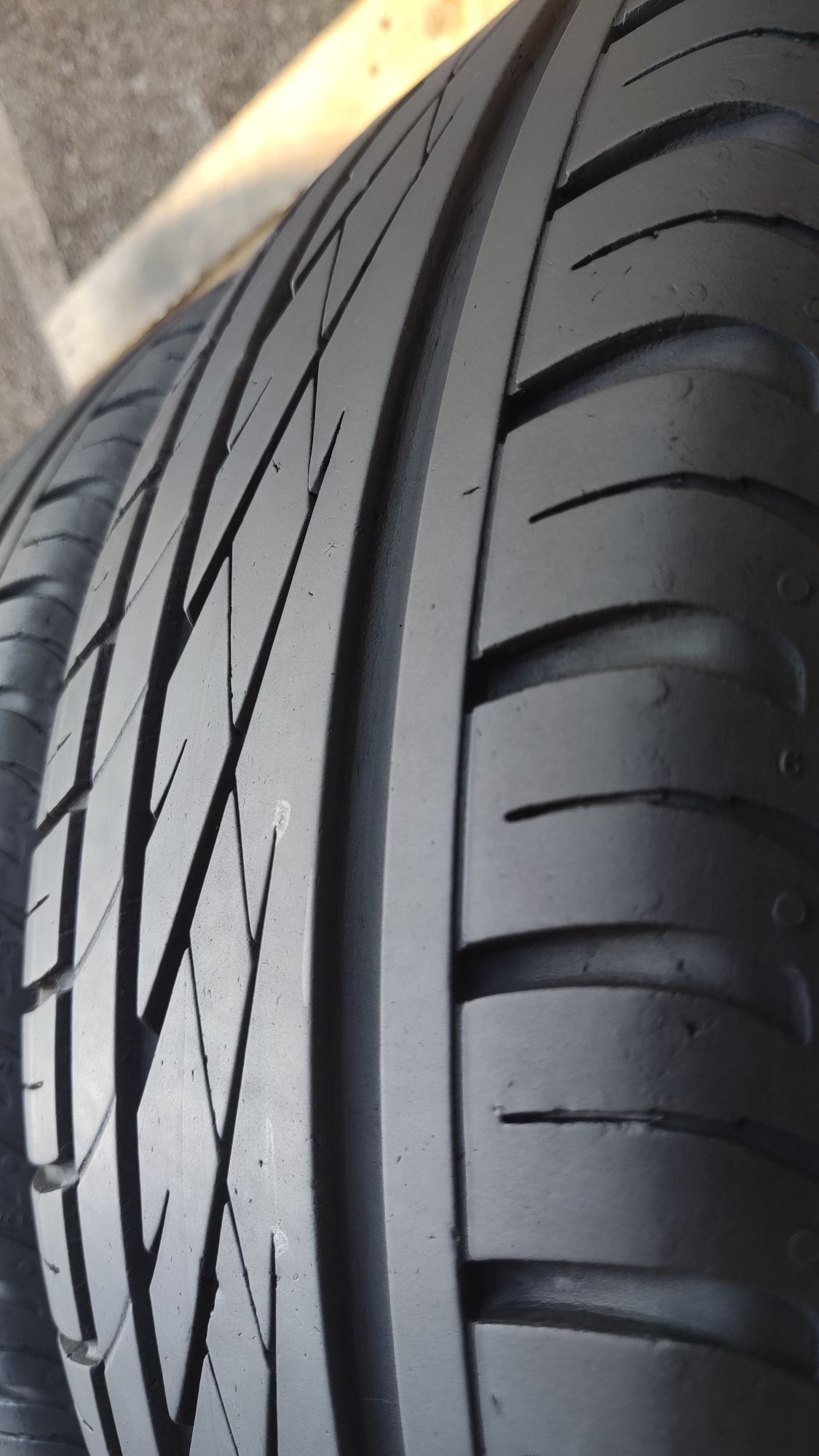4бр. летни гуми 195/55/16 Continental Premium Contact 
dot21
7mm
Много